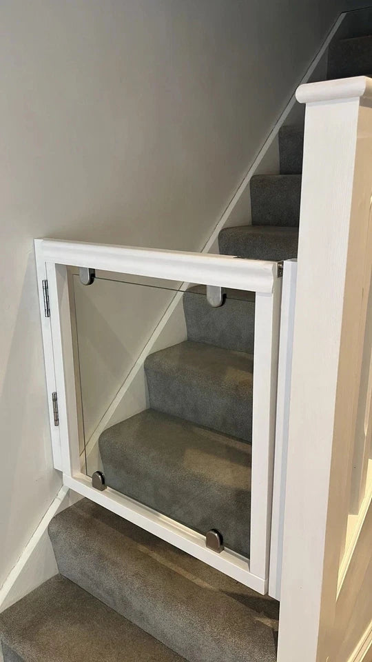 Luxury Glass Gate with Oak half newel, Top Capping & Wall post ( 88cm W x 70cm H ) Flushed lock.